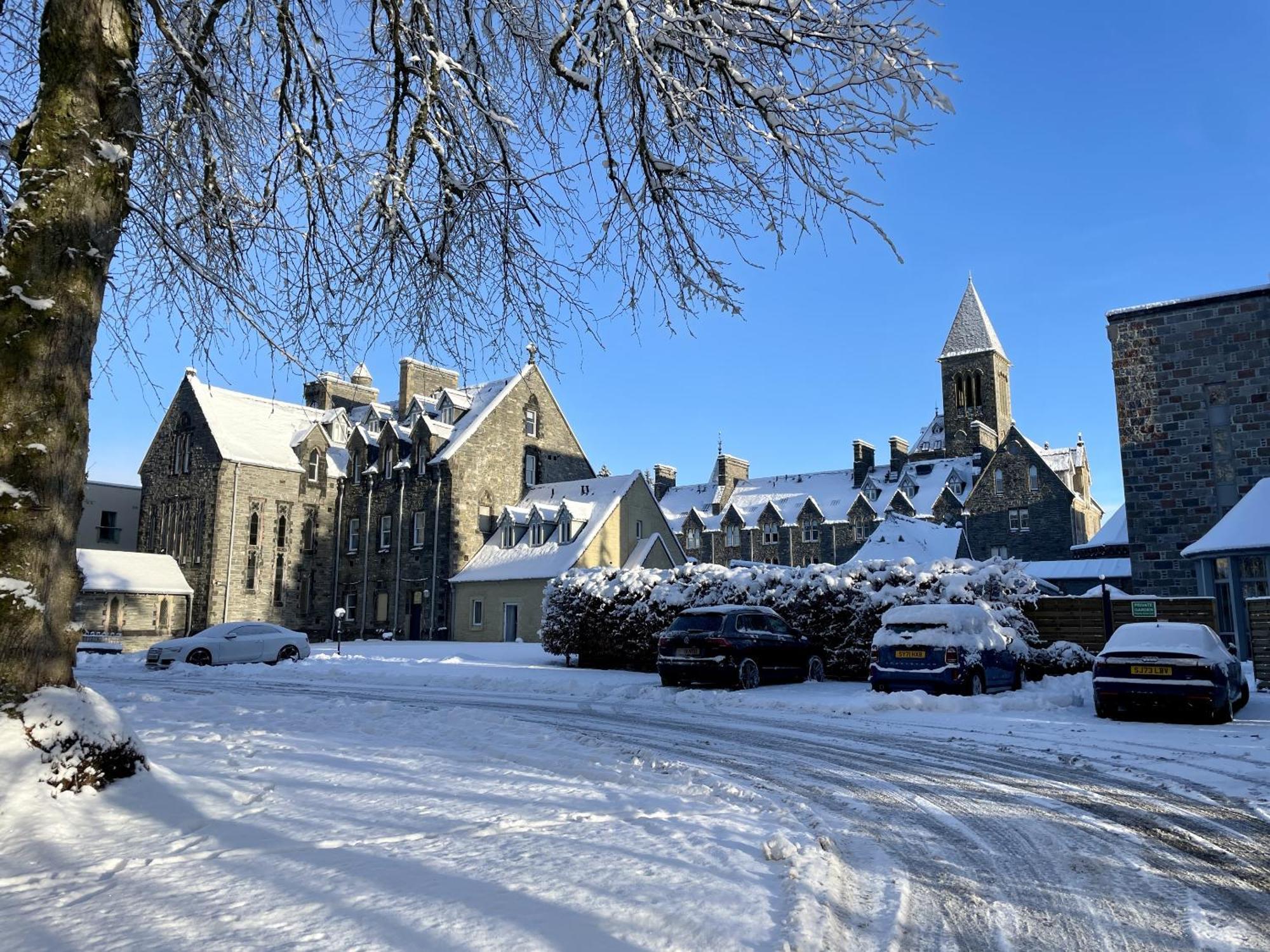 The Classrooms, Loch Ness Abbey - 142M2 Lifestyle & Heritage Apartment - Pool & Spa - The Highland Club - Resort On Lake Shores Fort Augustus Dış mekan fotoğraf