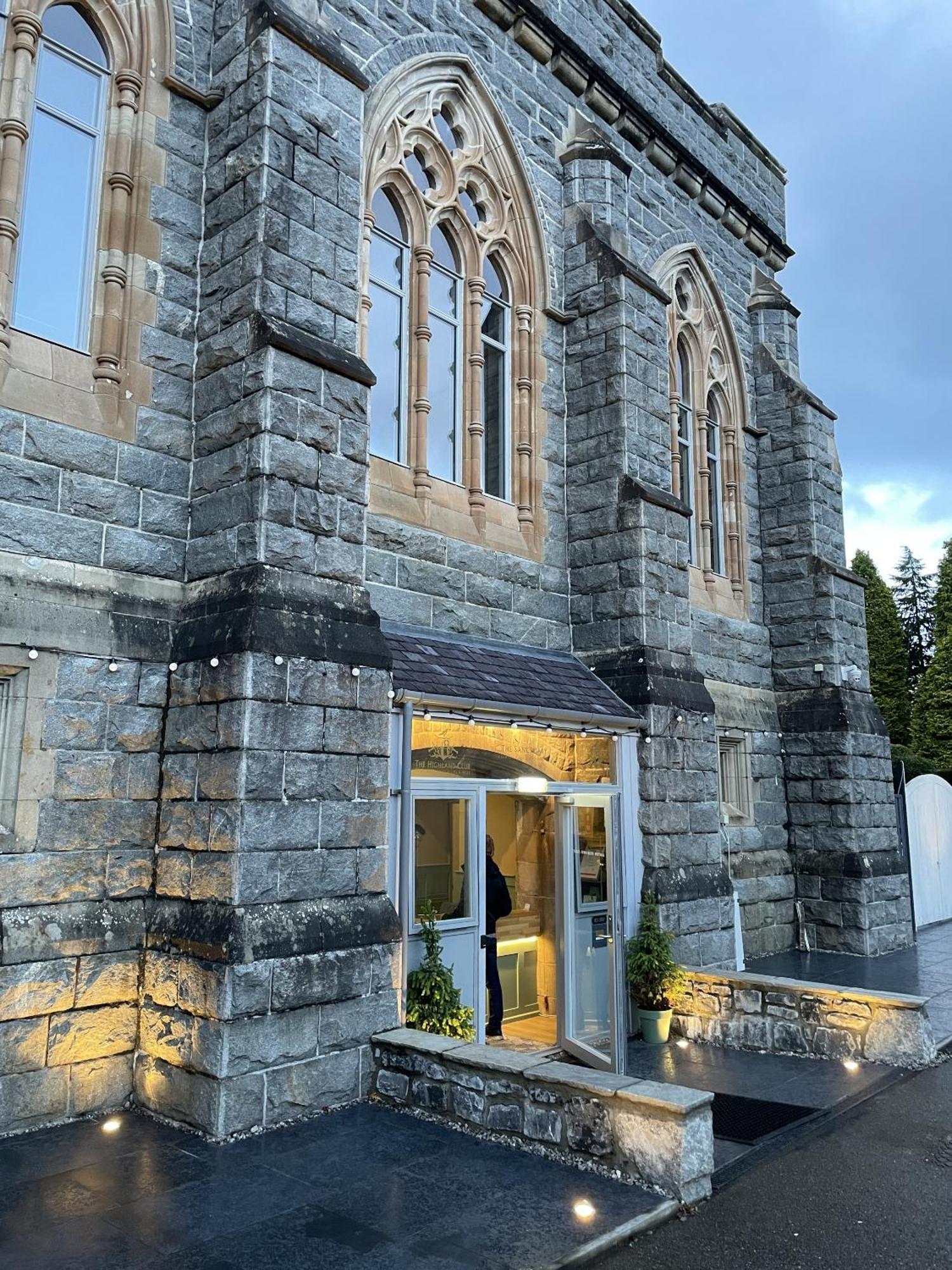 The Classrooms, Loch Ness Abbey - 142M2 Lifestyle & Heritage Apartment - Pool & Spa - The Highland Club - Resort On Lake Shores Fort Augustus Dış mekan fotoğraf