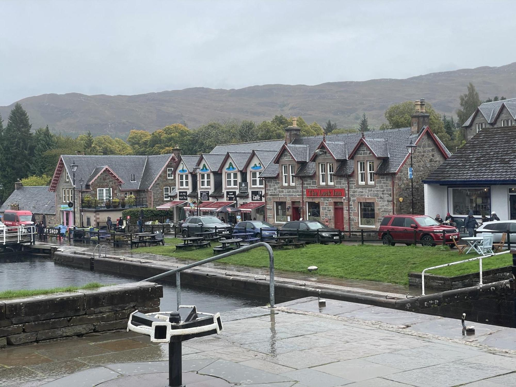 The Classrooms, Loch Ness Abbey - 142M2 Lifestyle & Heritage Apartment - Pool & Spa - The Highland Club - Resort On Lake Shores Fort Augustus Dış mekan fotoğraf